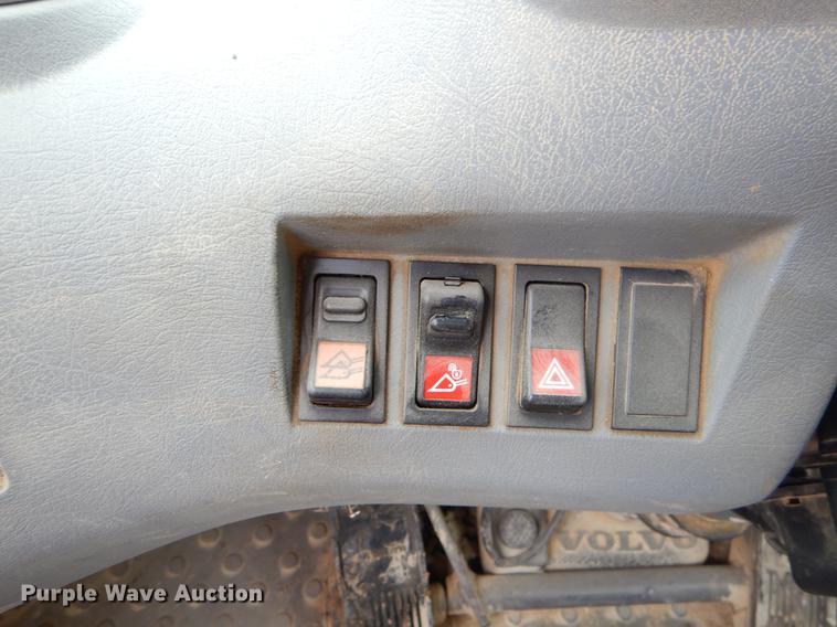 image for item EC9451 2004 Volvo L120E wheel loader