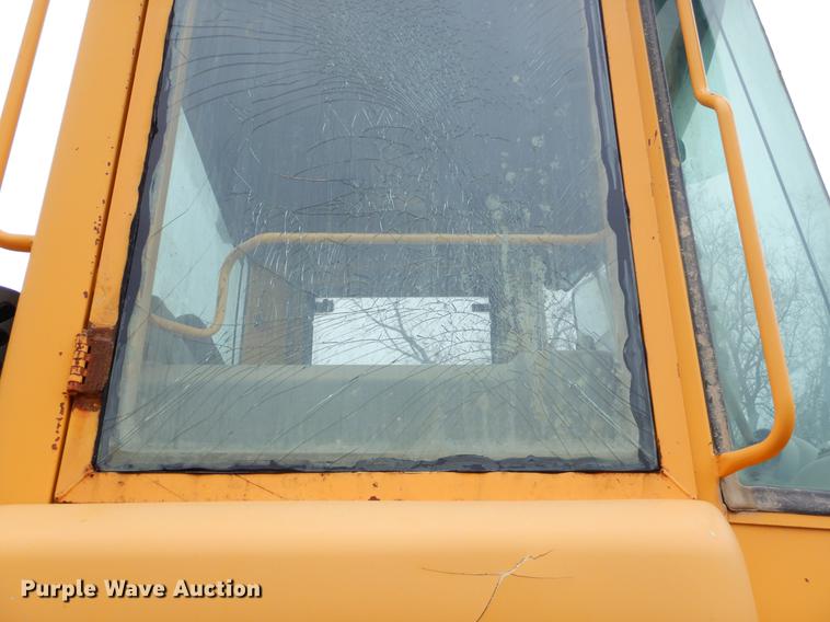 image for item EC9451 2004 Volvo L120E wheel loader