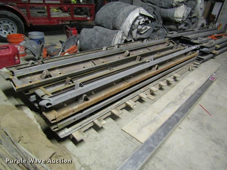 image for item EI9278 (24) metal concrete forms