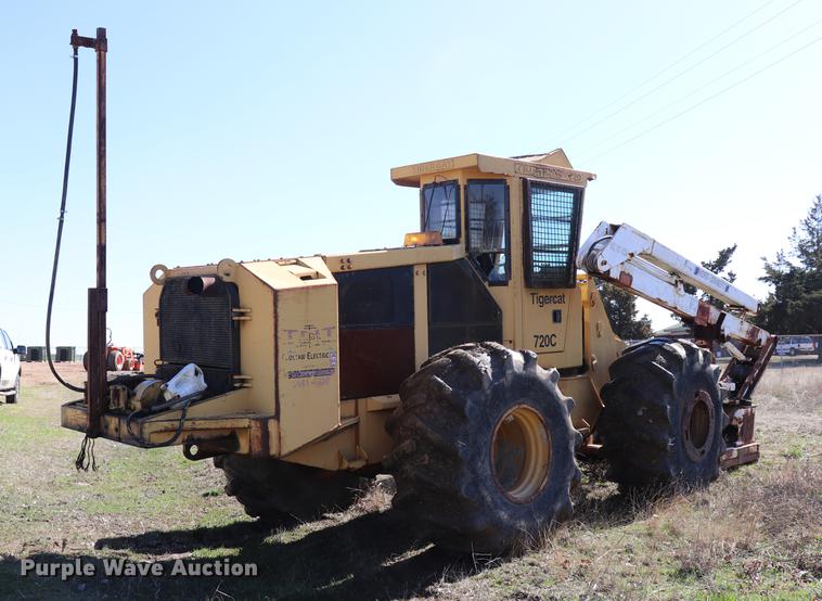 image for item EJ9764 Tigercat 720C feller buncher