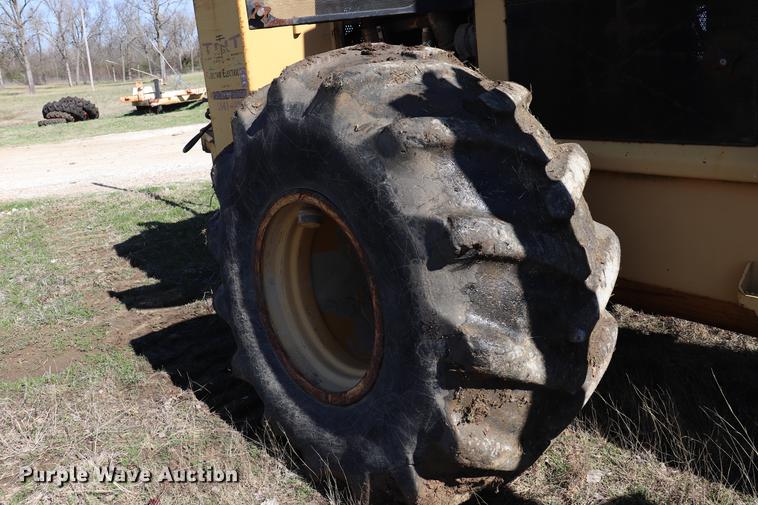 image for item EJ9764 Tigercat 720C feller buncher