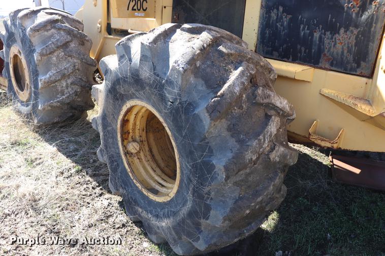 image for item EJ9764 Tigercat 720C feller buncher