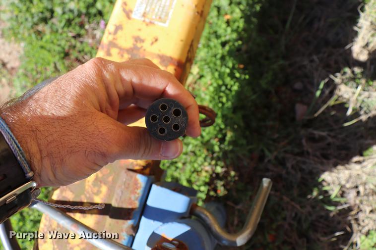 image for item EJ9765 1998 Vermeer BC1250A wood chipper