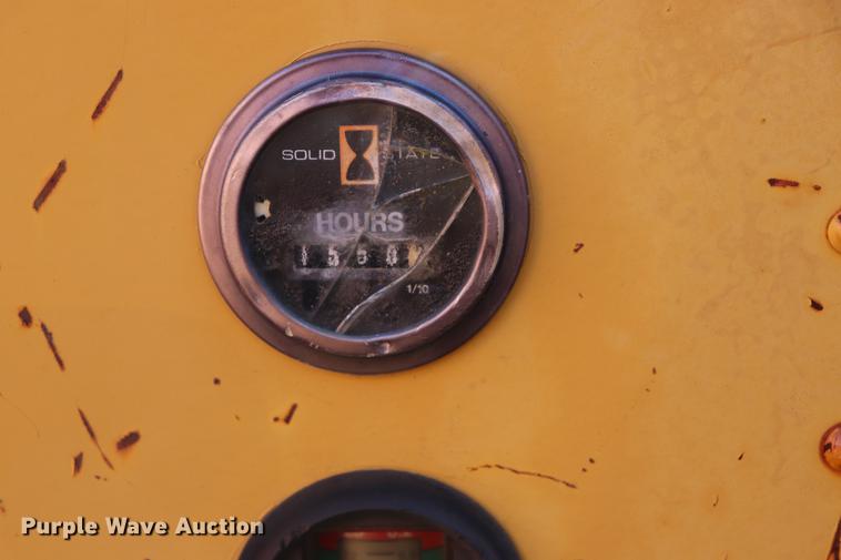 image for item EJ9765 1998 Vermeer BC1250A wood chipper