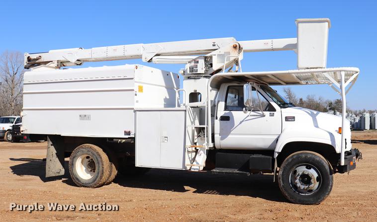 image for item EJ9769 1999 GMC C7500 bucket truck