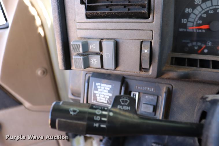 image for item EJ9769 1999 GMC C7500 bucket truck