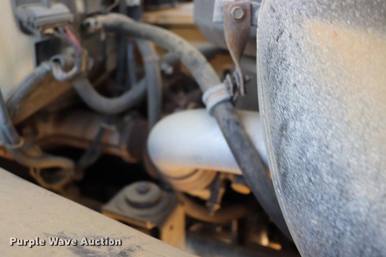 image for item EJ9769 1999 GMC C7500 bucket truck