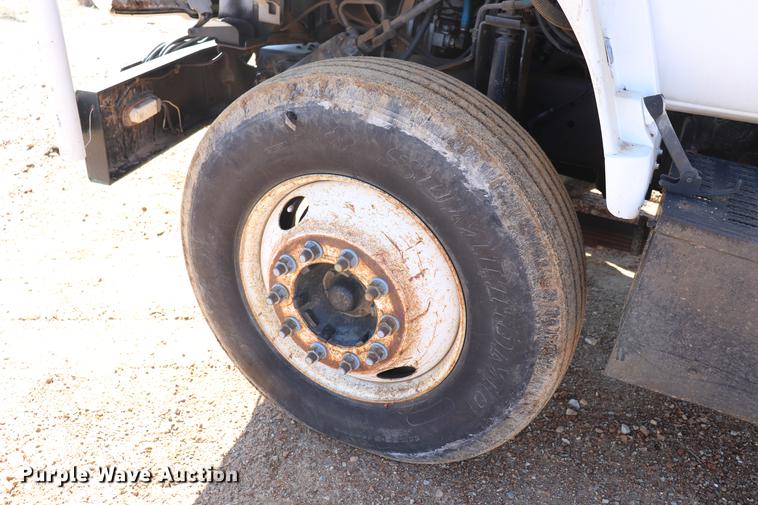 image for item EJ9769 1999 GMC C7500 bucket truck