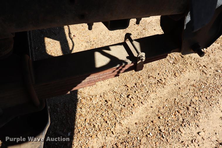 image for item EJ9769 1999 GMC C7500 bucket truck