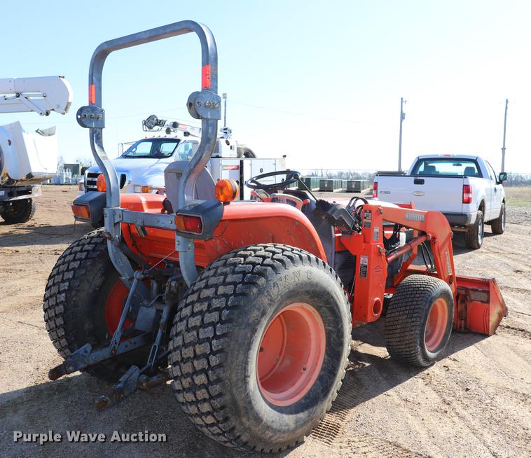 image for item EJ9770 Kubota L3130D MFWD tractor