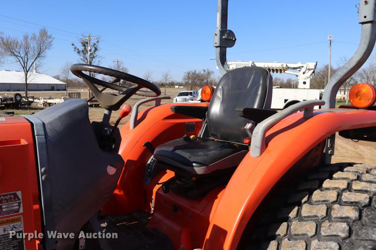 image for item EJ9770 Kubota L3130D MFWD tractor