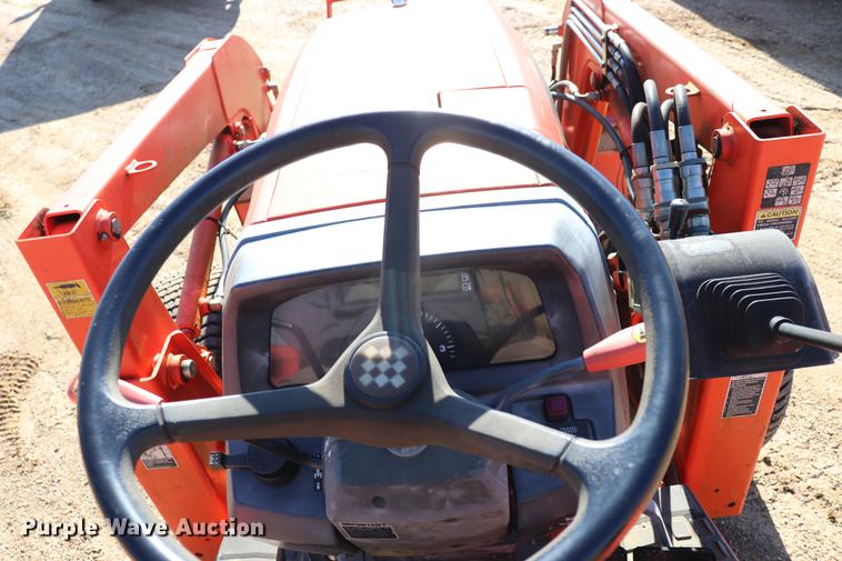 image for item EJ9770 Kubota L3130D MFWD tractor