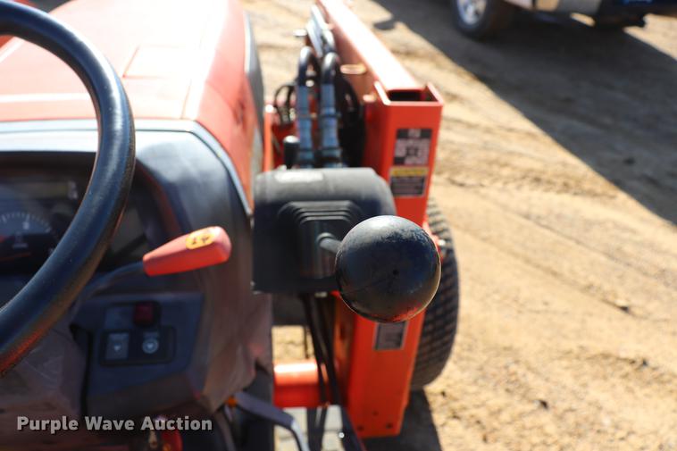 image for item EJ9770 Kubota L3130D MFWD tractor