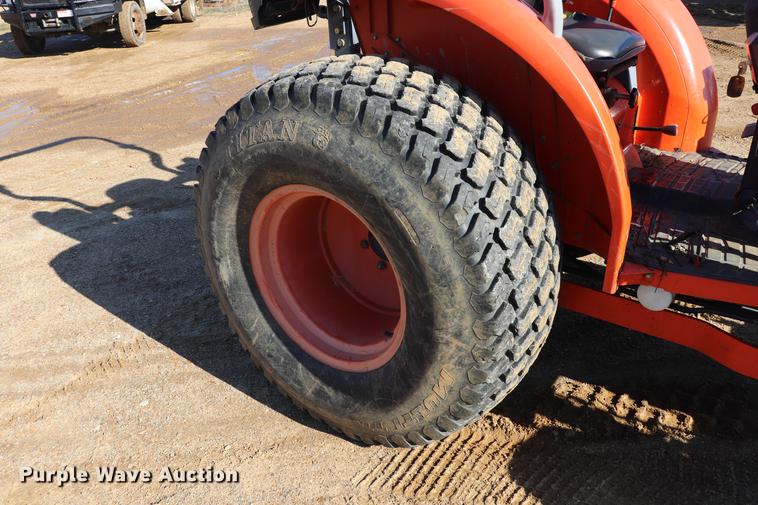 image for item EJ9770 Kubota L3130D MFWD tractor