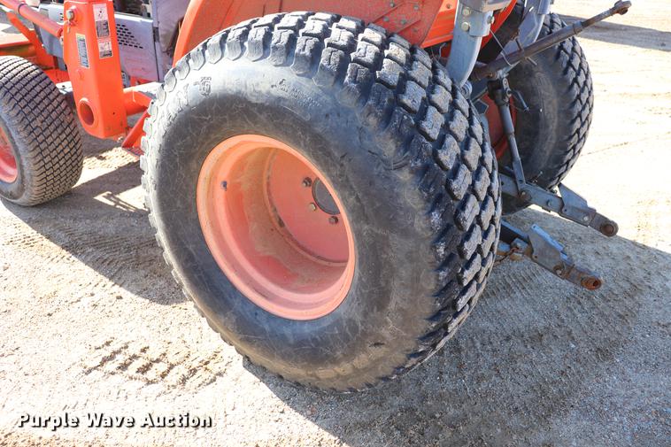 image for item EJ9770 Kubota L3130D MFWD tractor