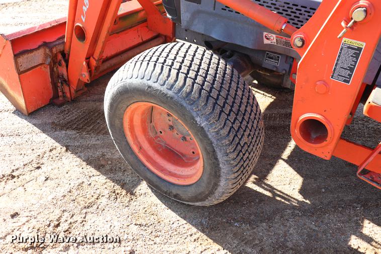 image for item EJ9770 Kubota L3130D MFWD tractor