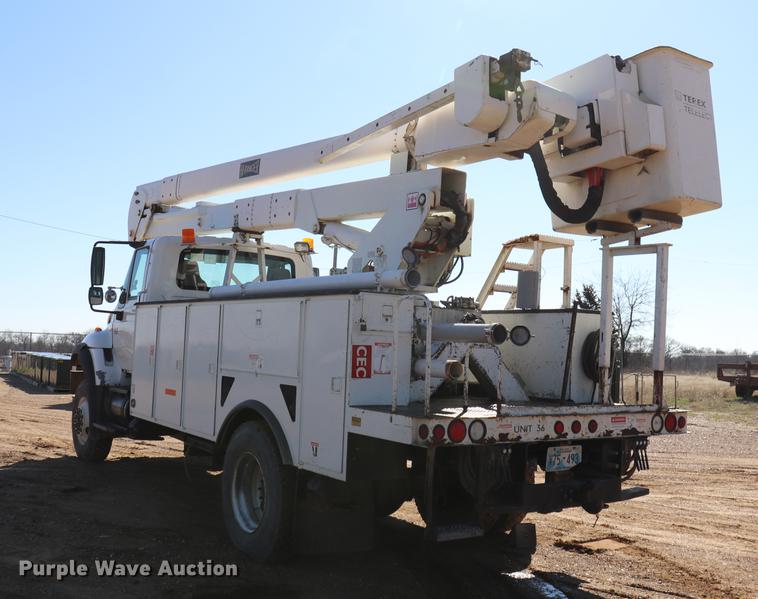 image for item EJ9771 2006 International 7300 bucket truck