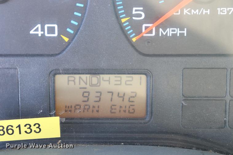 image for item EJ9771 2006 International 7300 bucket truck