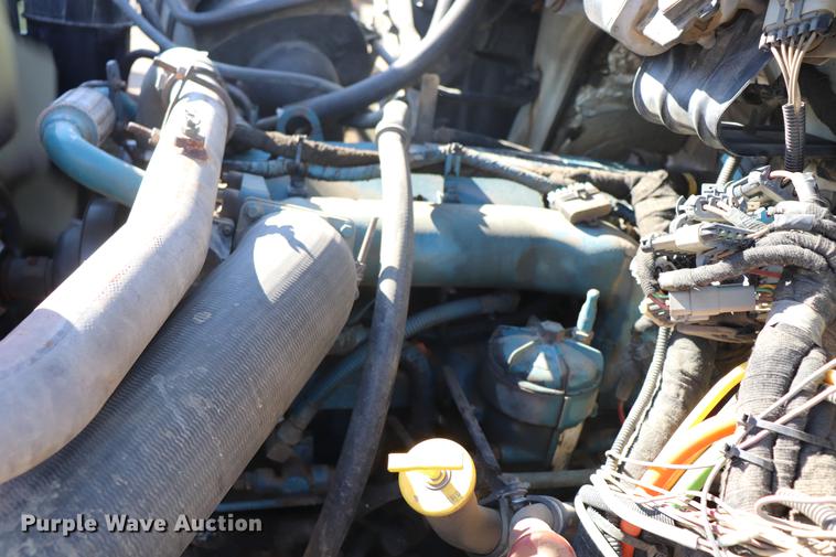 image for item EJ9771 2006 International 7300 bucket truck