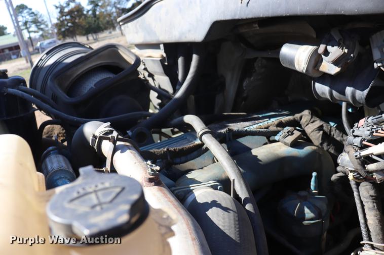 image for item EJ9771 2006 International 7300 bucket truck