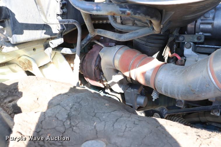 image for item EJ9771 2006 International 7300 bucket truck