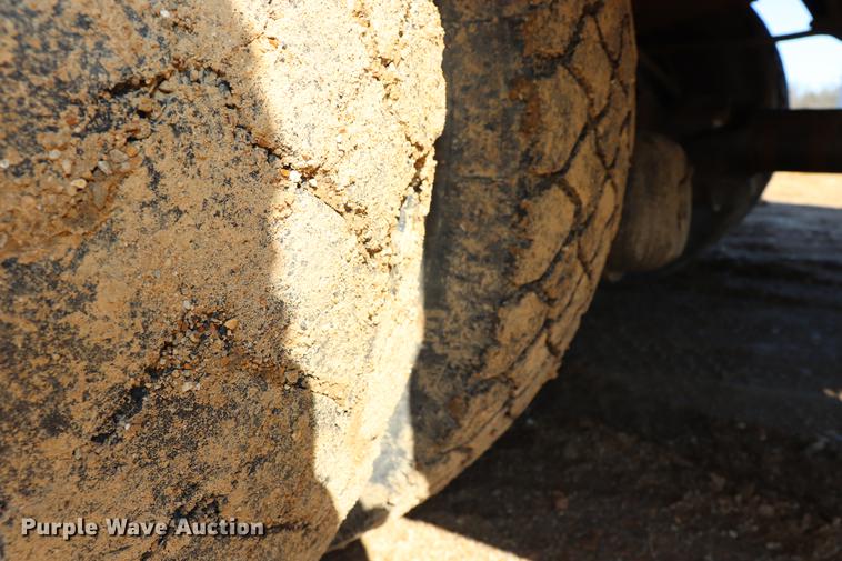 image for item EJ9771 2006 International 7300 bucket truck