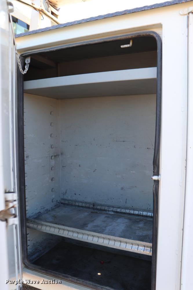 image for item EJ9771 2006 International 7300 bucket truck