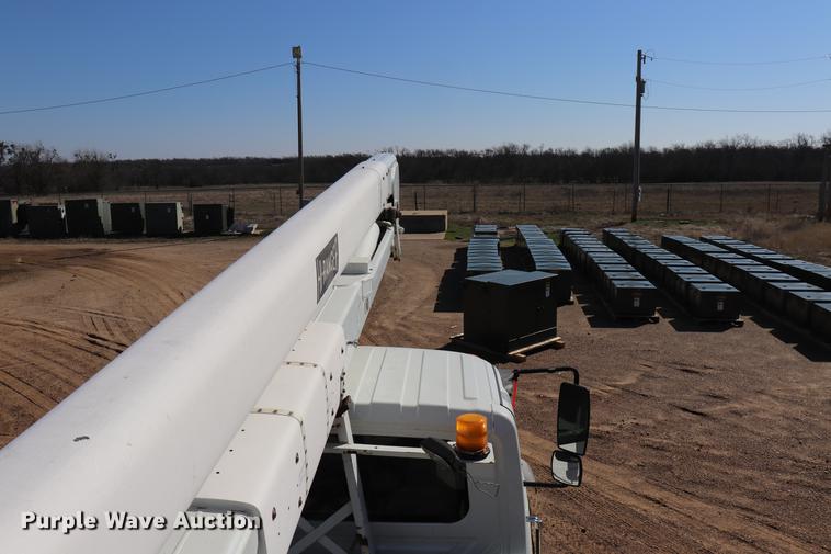 image for item EJ9771 2006 International 7300 bucket truck