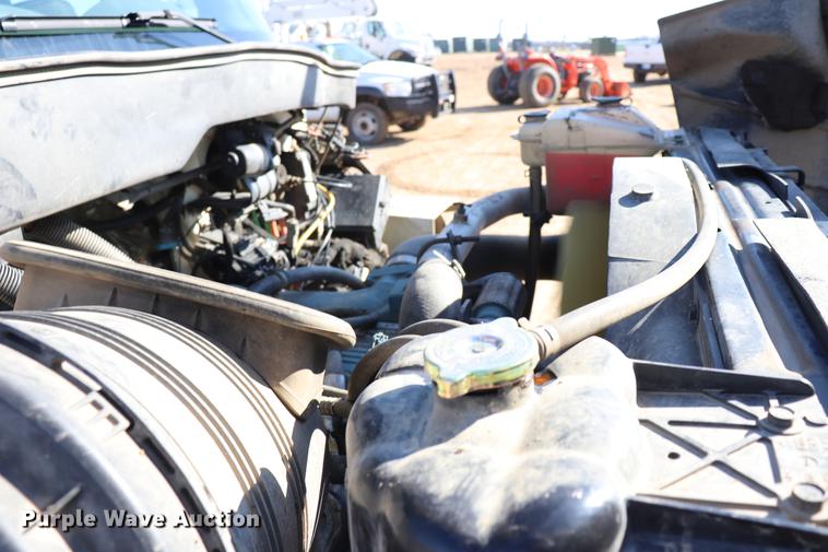 image for item EJ9772 2006 International 7300 digger derrick truck