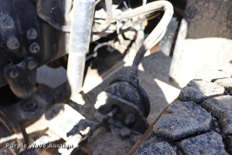 image for item EJ9772 2006 International 7300 digger derrick truck