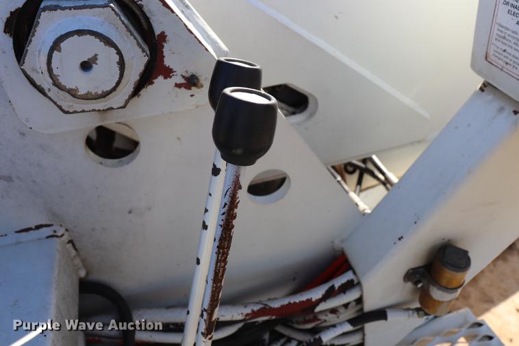 image for item EJ9772 2006 International 7300 digger derrick truck