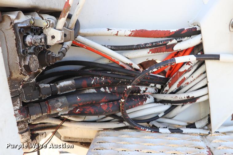 image for item EJ9772 2006 International 7300 digger derrick truck