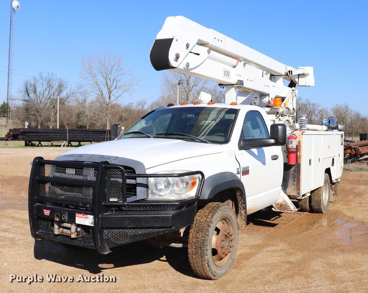 image for item EJ9773 2009 Dodge Ram 5500 bucket truck