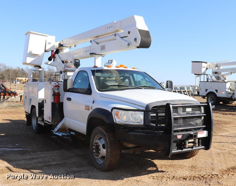 image for item EJ9773 2009 Dodge Ram 5500 bucket truck