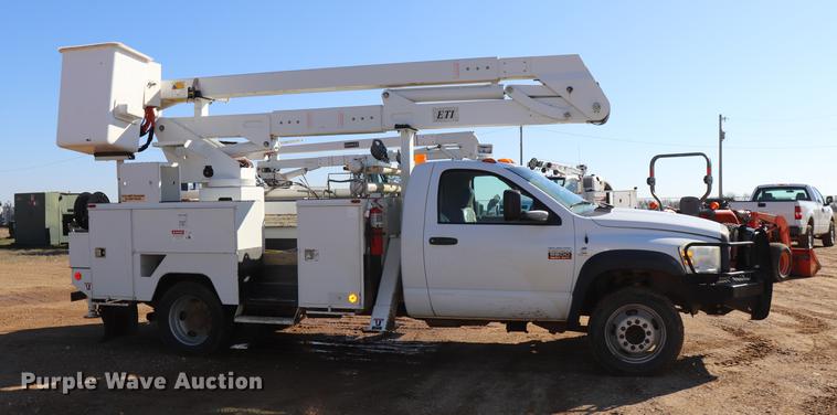 image for item EJ9773 2009 Dodge Ram 5500 bucket truck