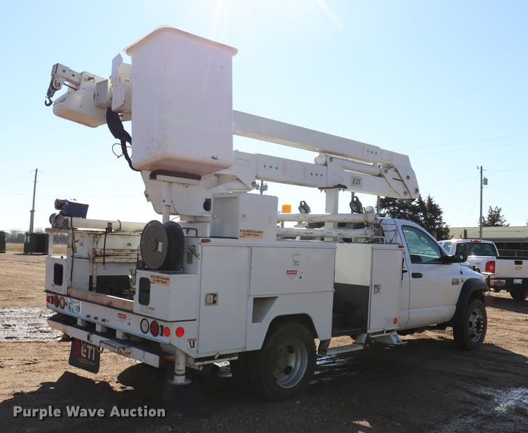image for item EJ9773 2009 Dodge Ram 5500 bucket truck