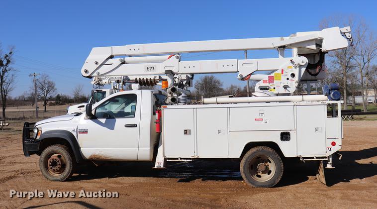 image for item EJ9773 2009 Dodge Ram 5500 bucket truck