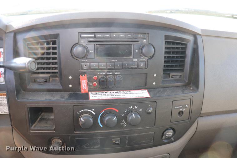 image for item EJ9773 2009 Dodge Ram 5500 bucket truck