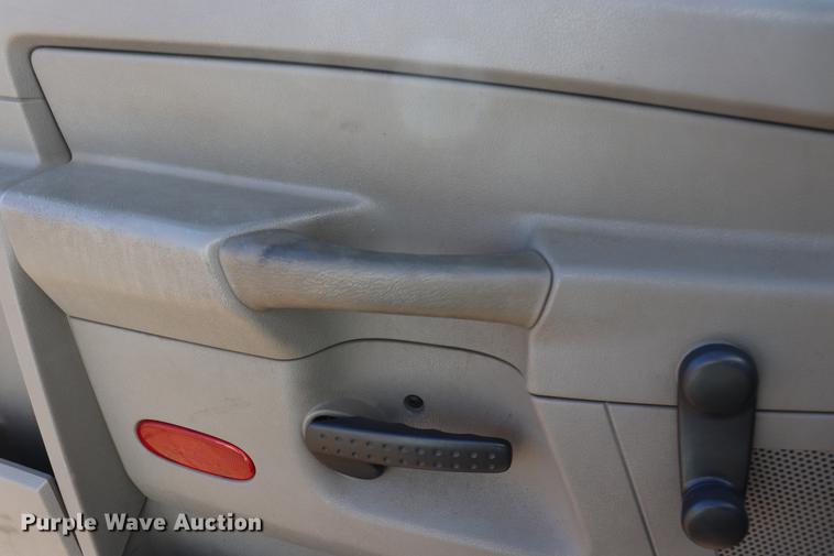 image for item EJ9773 2009 Dodge Ram 5500 bucket truck