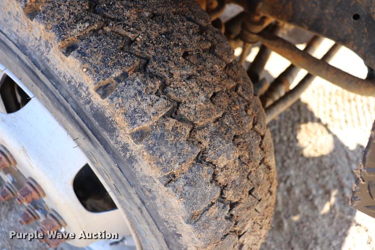 image for item EJ9773 2009 Dodge Ram 5500 bucket truck