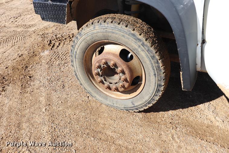 image for item EJ9773 2009 Dodge Ram 5500 bucket truck