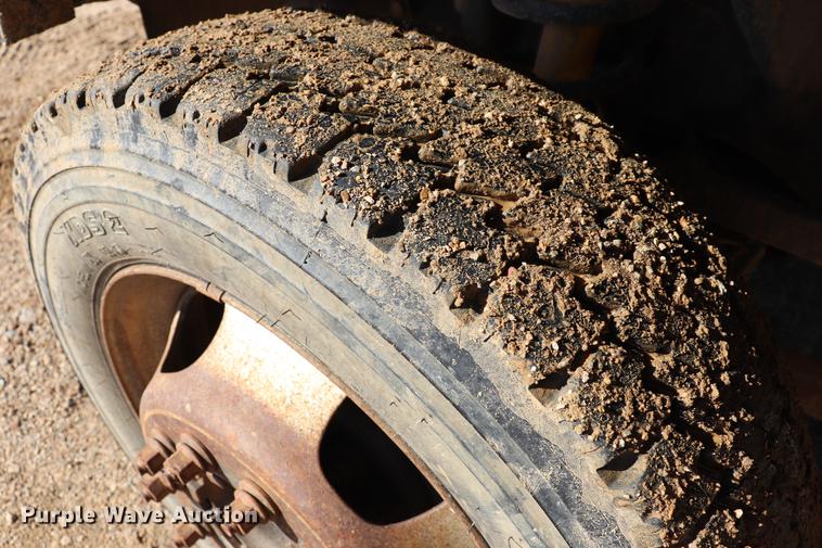 image for item EJ9773 2009 Dodge Ram 5500 bucket truck