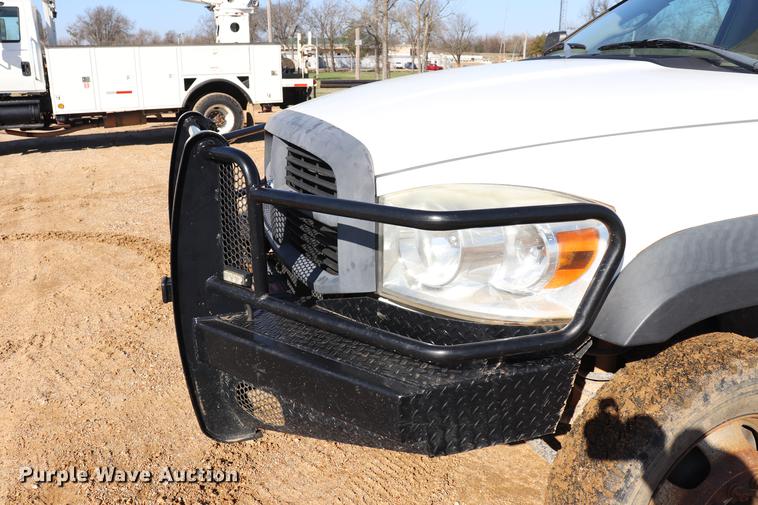 image for item EJ9773 2009 Dodge Ram 5500 bucket truck