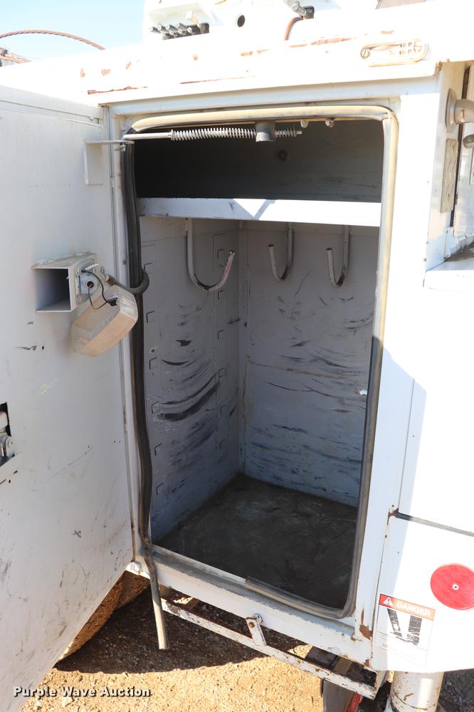 image for item EJ9773 2009 Dodge Ram 5500 bucket truck