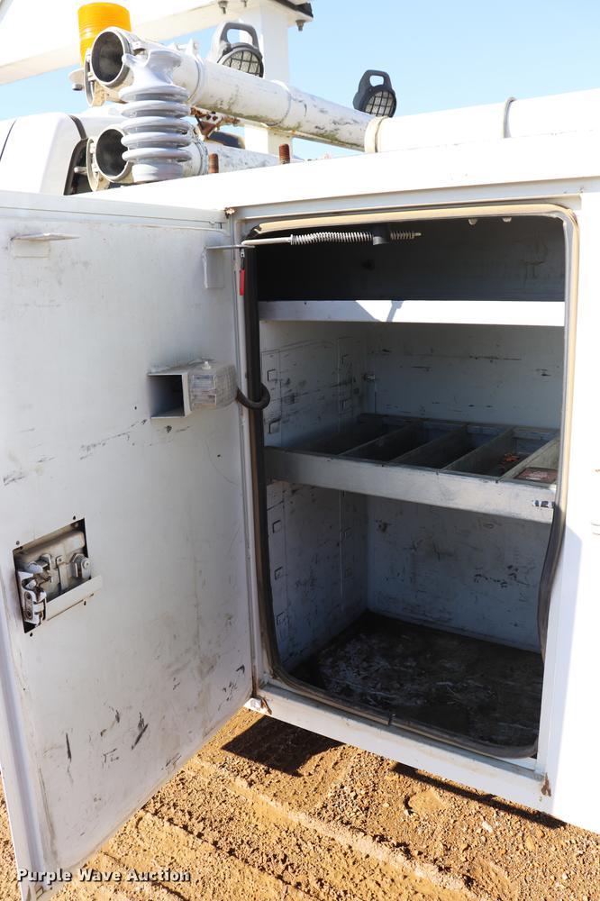 image for item EJ9773 2009 Dodge Ram 5500 bucket truck