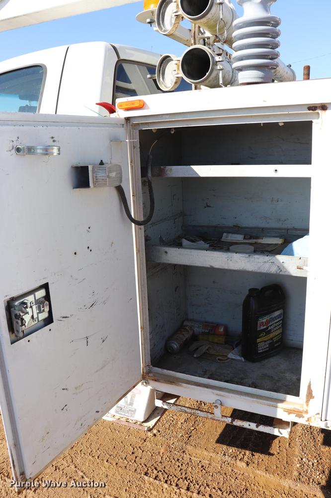 image for item EJ9773 2009 Dodge Ram 5500 bucket truck