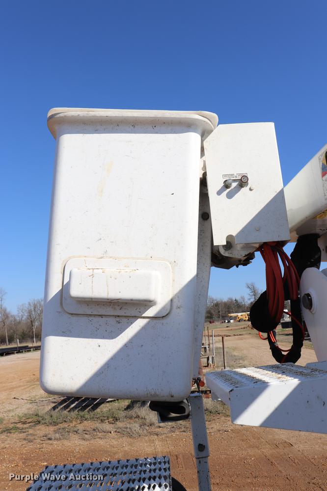 image for item EJ9773 2009 Dodge Ram 5500 bucket truck