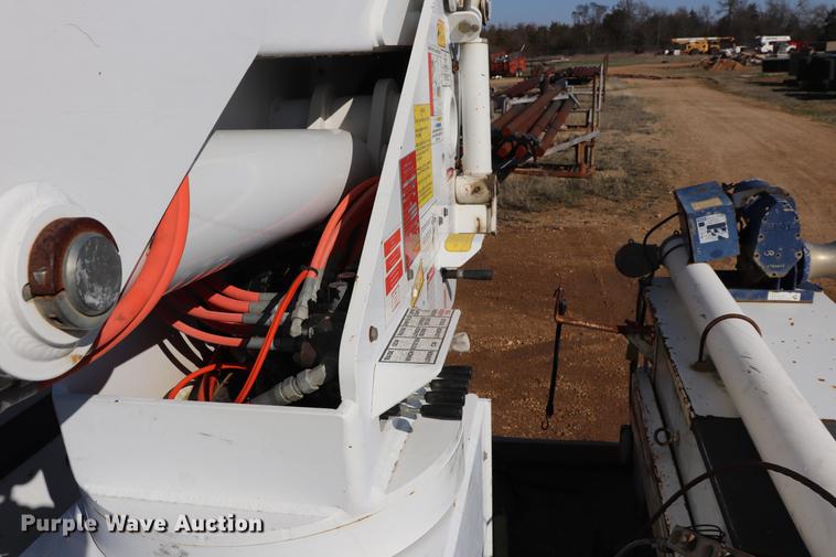 image for item EJ9773 2009 Dodge Ram 5500 bucket truck