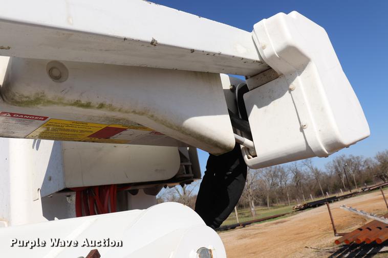 image for item EJ9773 2009 Dodge Ram 5500 bucket truck