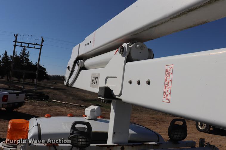 image for item EJ9773 2009 Dodge Ram 5500 bucket truck